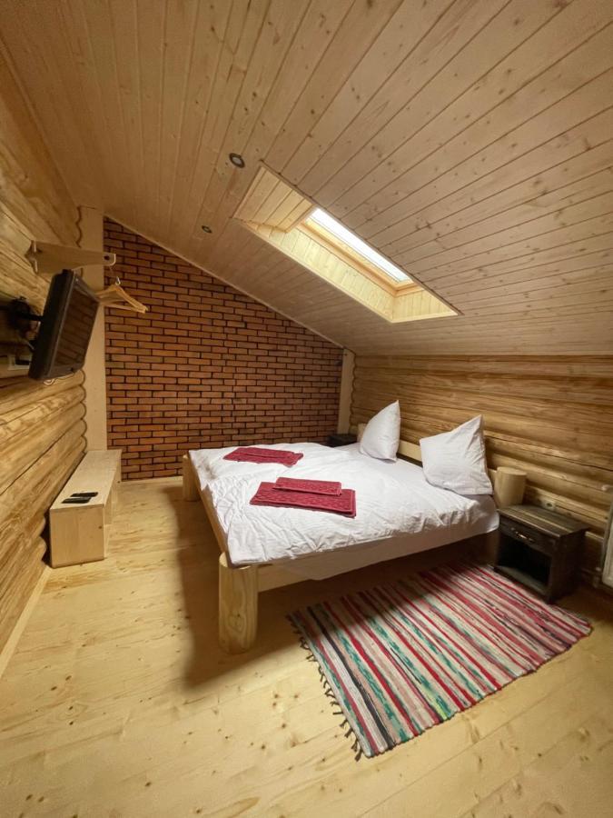 Карпатська Криївка Apartment Yasinya Luaran gambar