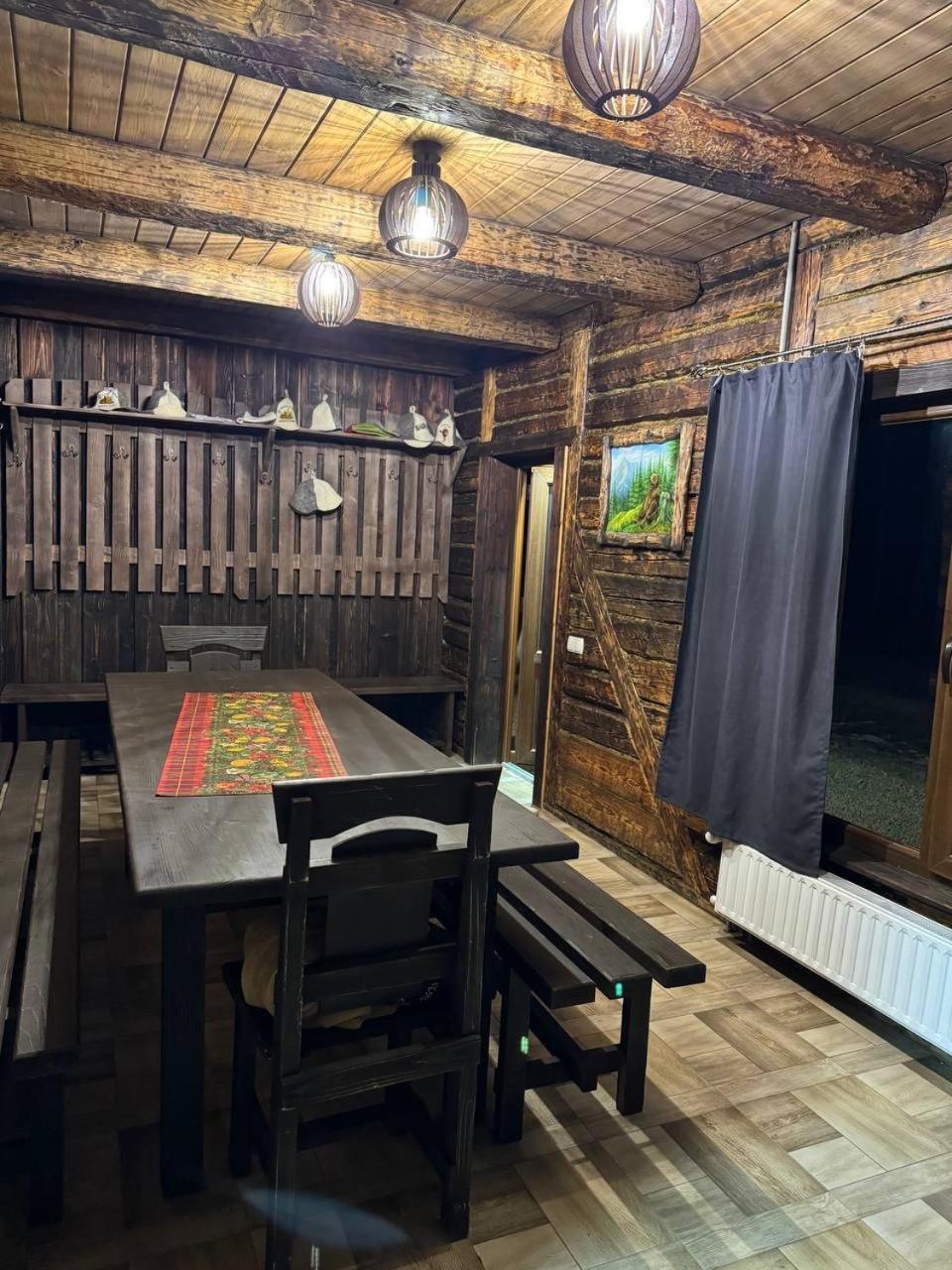 Карпатська Криївка Apartment Yasinya Luaran gambar